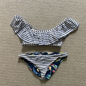 SPLENDID ruffle bikini set